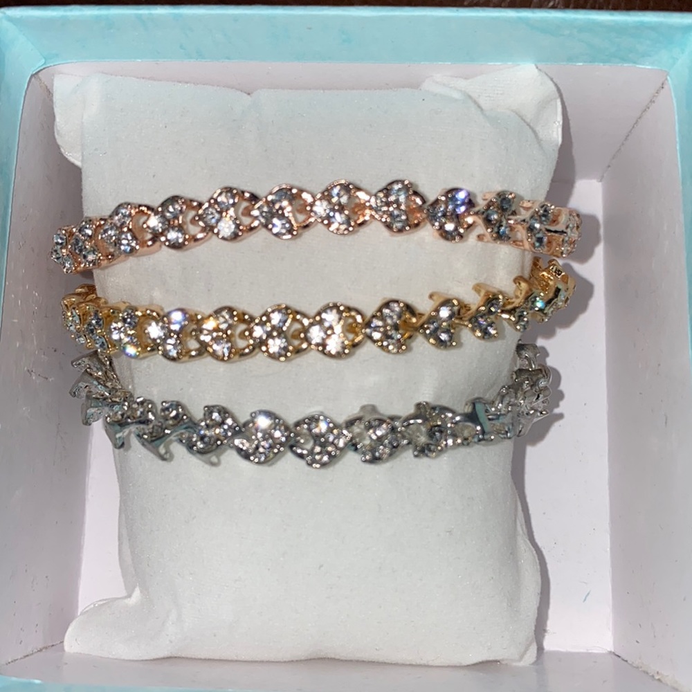 Set/3 Gold, Rose gold, and silver plated heart bracelet set of 3 7.5 inch